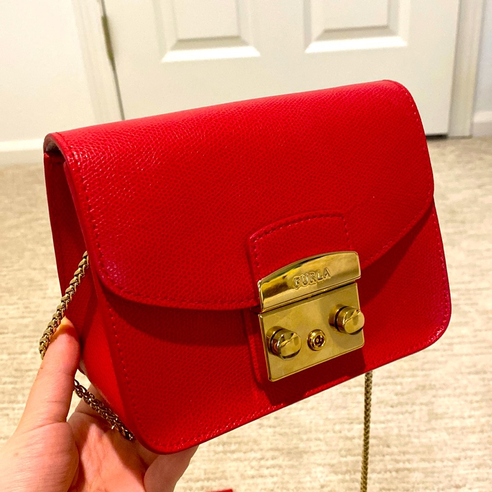 Furla mini metropolis crossbody bag in great condition